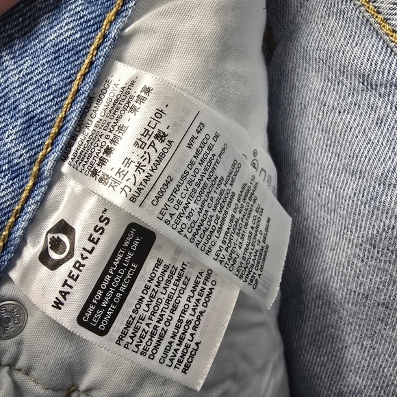 Levis 501 Rigid Blue Jean Shorts Buttonfly Raw Hem Casual Wardrobe staple basic - Picture 8 of 11